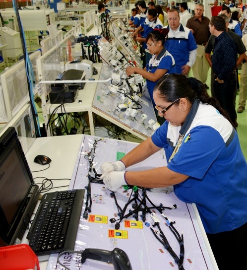 Capta Fujikura decenas de trabajadores