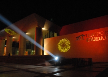 Teatro de la ciudad de Monclova se llamará Raúl Flores Canelo