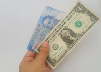 Dólar en ventanillas cotiza en 19.71 pesos