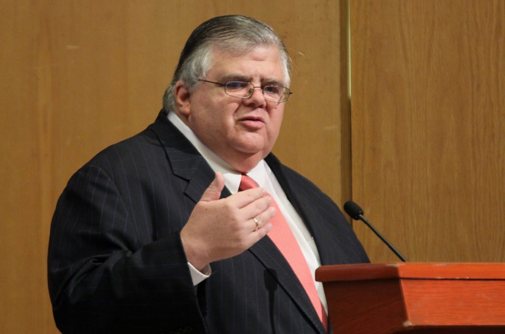 Agustín Carstens asegura que Trump, sería un “huracán devastador” para la economía mexicana. (Foto:  El universal)
