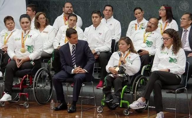 Medallistas paralímpicos piden apoyos a Peña