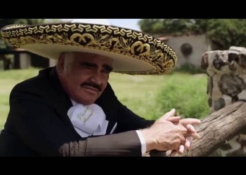 Vicente Fernández apoya a Clinton con “El corrido de Hillary”