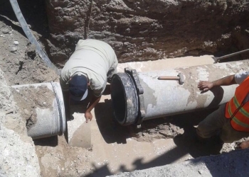 Sin agua, vecinos de la colonia cien casas