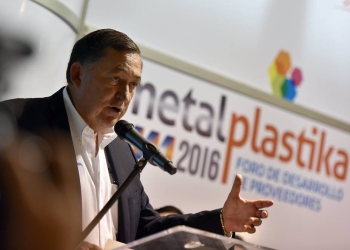Ofrece conferencia de prensa Isidro López en Piedras Negras
