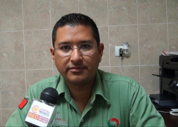Realizan trabajos para trazo de moño en Plaza de las Culturas.