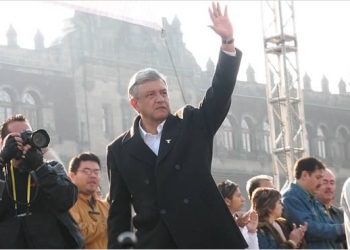Prohíbe Morena uso de imagen de AMLO