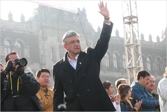 Prohíbe Morena uso de imagen de AMLO