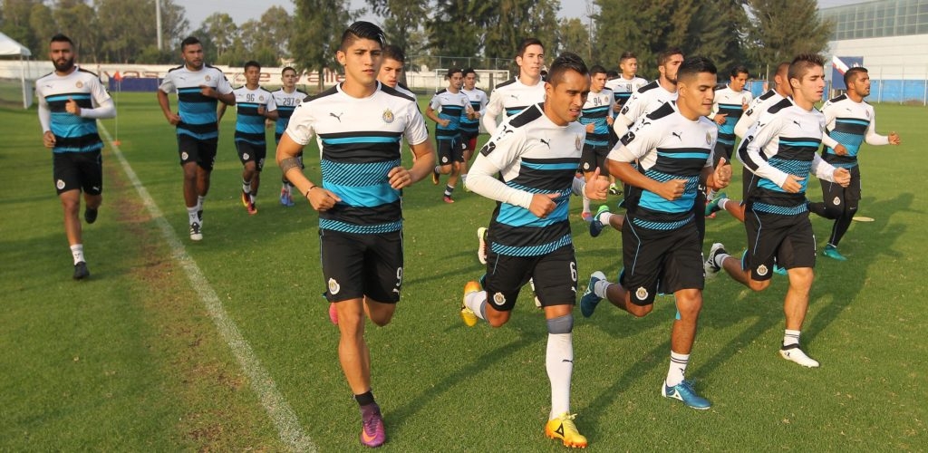 Chivas por lo más alto contra Necaxa