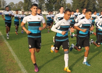 Chivas por lo más alto contra Necaxa