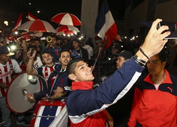 Chivas y su afición con unión perfecta rumbo al Clásico
