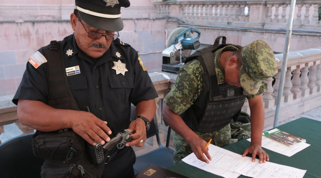 Entregan 1,467 armas en módulos de canje