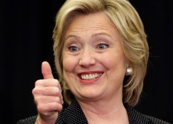 Hillary da la vuelta al marcador