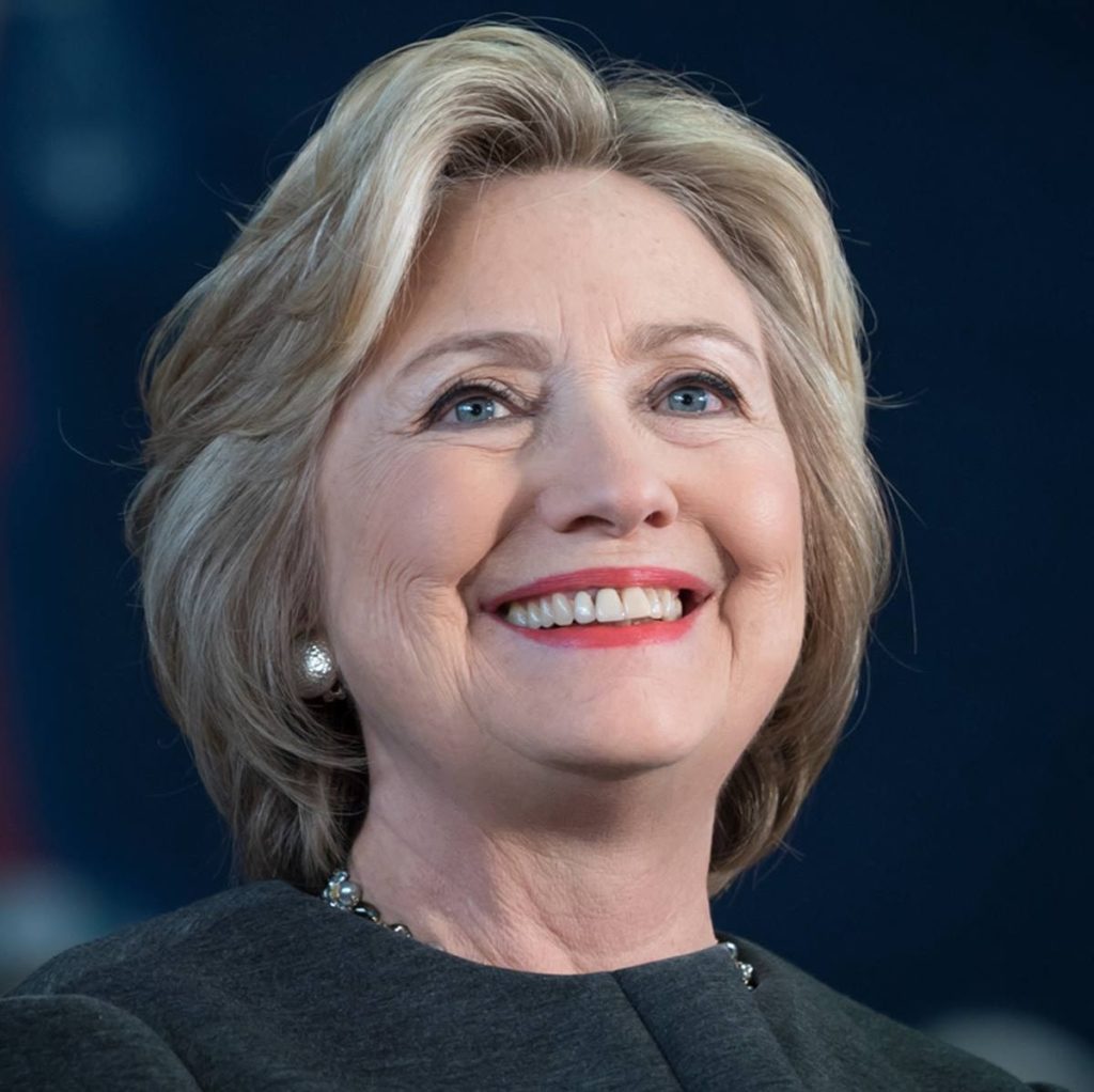 Encuestas dan a Clinton como ganadora