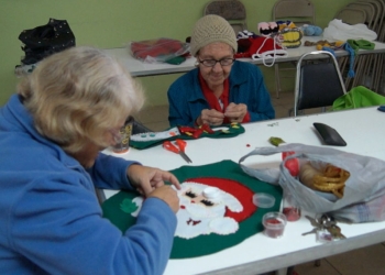 Realizan manualidades en el DIF Municipal