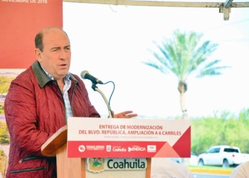 El gobernador, Rubén Moreira entrega modernización del Bulevar República