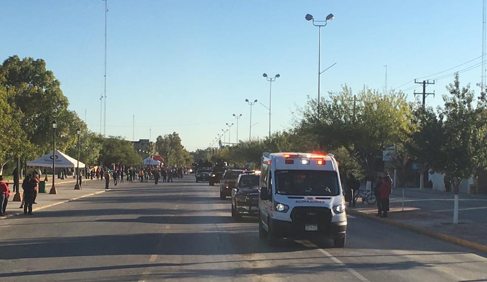Saldo blanco vigilancia en el desfile