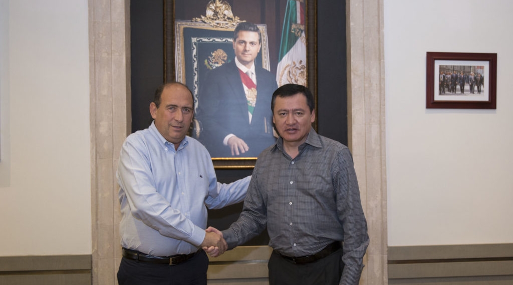 Recibe Osorio Chong a Rubén Moreira