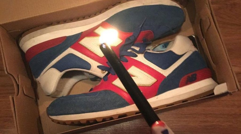 Queman tenis New Balance en protestas contra Trump