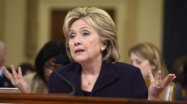 Mantiene Hillary la tendencia a la baja