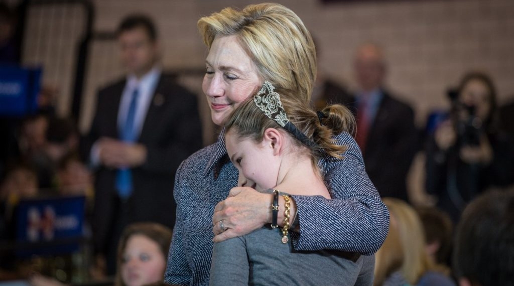 Hillary parece resignada
