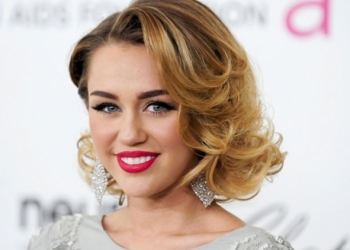Miley Cyrus llora por derrota de Hillary Clinton