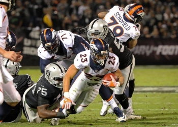Raiders toman la cima del Oeste de la AFC a costa de los Broncos