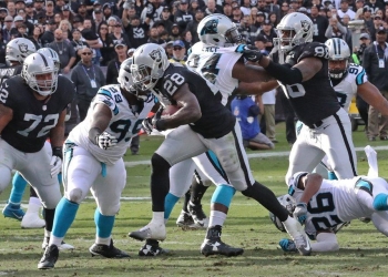 Con gol de campo, Raiders evitan catastrófica derrota