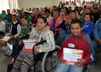 Entregan apoyos económicos y unidad especializada para discapacitados en Nava