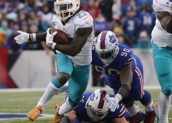 Dolphins gana y se acerca a los playoffs