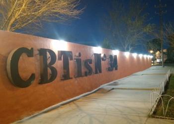 Policías del estado golpean a estudiante del CBTis 34