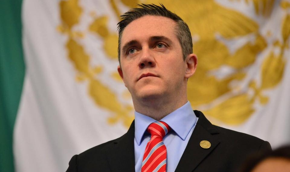El diputado Adrián Rubalcava presume “cuerpazo” en Facebook