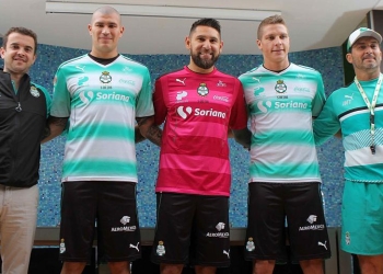 Orozco, Furch y Enríquez se enfundaron en la playera Santista