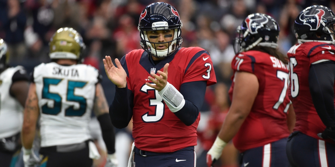 Savage guía a Texans al triunfo