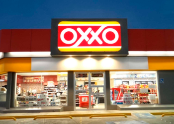 Asalta en Oxxo y ladrón olvida lo robado