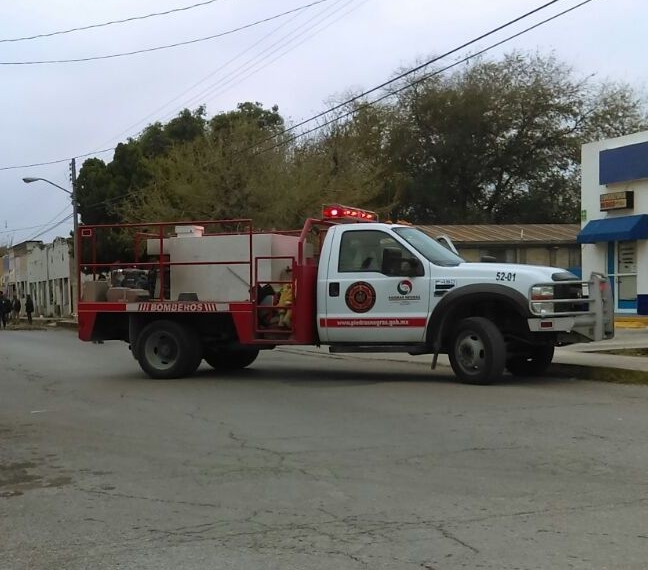 Niña se queda encerrada en una hielera