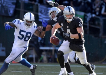 Carr da victoria a Raiders antes de retirarse lesionado