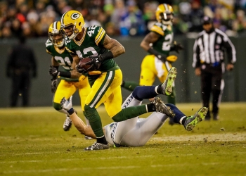 Green Bay apalea a Seattle