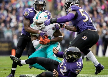 Ravens detienen la marcha de Dolphins