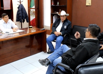 Vuelca sobre la carretera 57