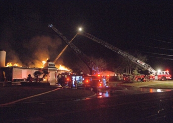 Incendio destruye mezquita en Texas; era blanco de incidentes