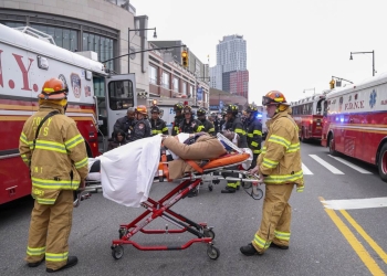 Accidente de tren en NY deja más de 100 heridos