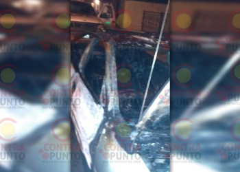 Se quema carro con cuetes