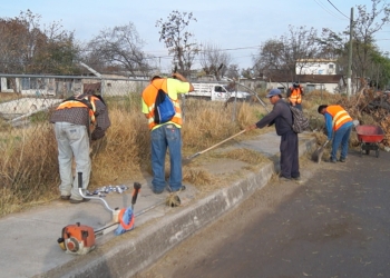 Siguen los trabajos de limpieza a lotes baldíos en Piedras Negras