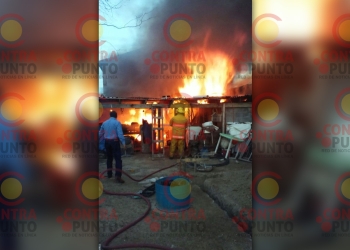 Investigan incendio en vivienda utilizada como almacén
