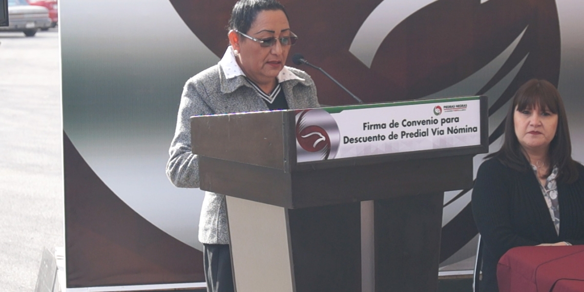 Sostienen reunión presidencia municipal y comunidad obrera