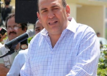 Querían tirar helicóptero del Gobernador