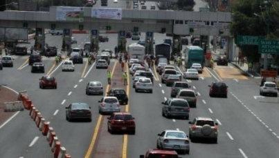 Gobierno federal advierte que revocará permisos a transportistas por bloqueos