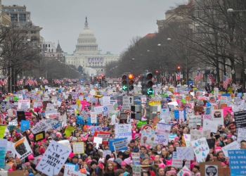 Miles de mujeres protestan en contra de Donald Trump