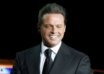 Luis Miguel celebra 35 años de carrera con emotivo video
