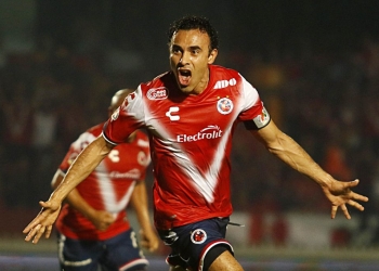 Los Tiburones Rojos consiguen su segundo triunfo en casa
